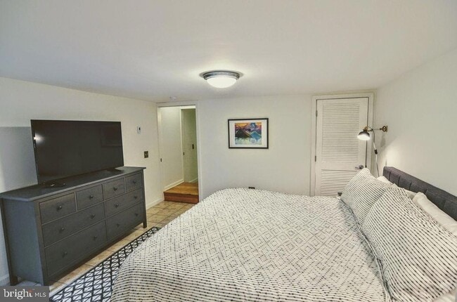 Building Photo - 1029 30th St NW