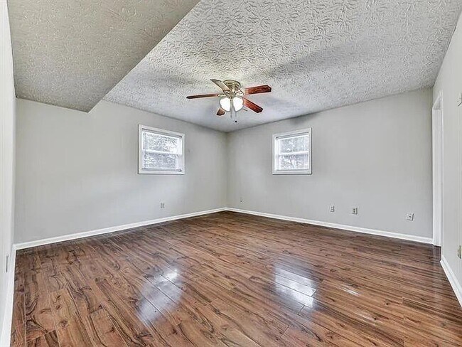 Building Photo - 1400 Boxwood Trce NW