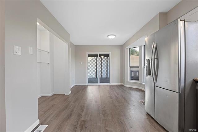 Building Photo - 655 Foxtail Dr