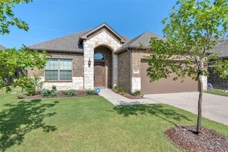 Building Photo - 7839 Ashwood Dr
