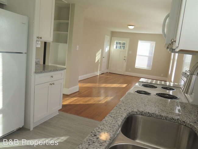 Building Photo - 2324-2326 Lyon St