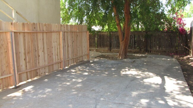 Building Photo - 105 Brighton Way