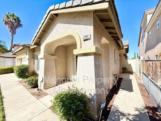 Building Photo - 37961 Veranda Way