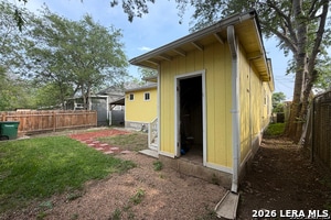 Building Photo - 123 Park Ct