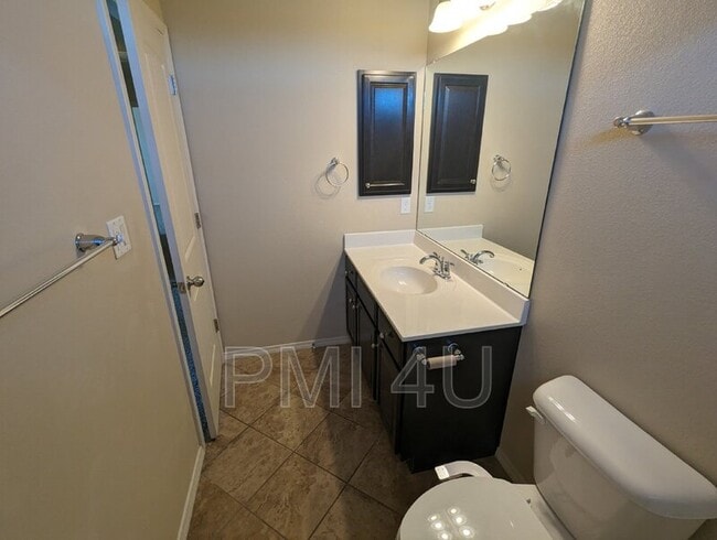 Building Photo - 2035 Ferndale Rd SE