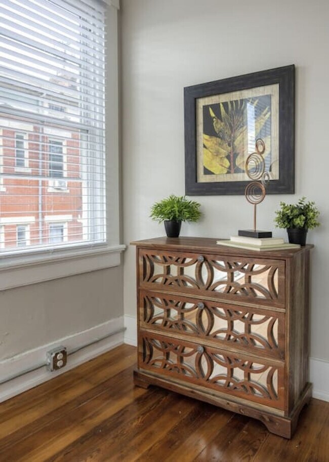 Building Photo - 1470 Goetz Alley