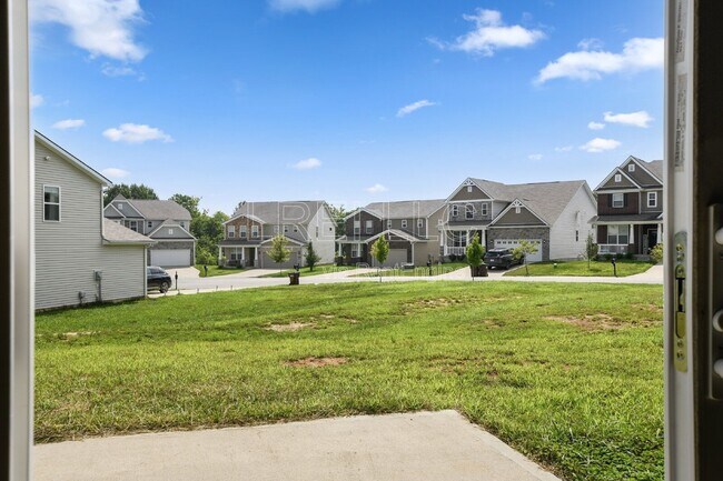 Building Photo - 9211 Tamarack Grove Ln