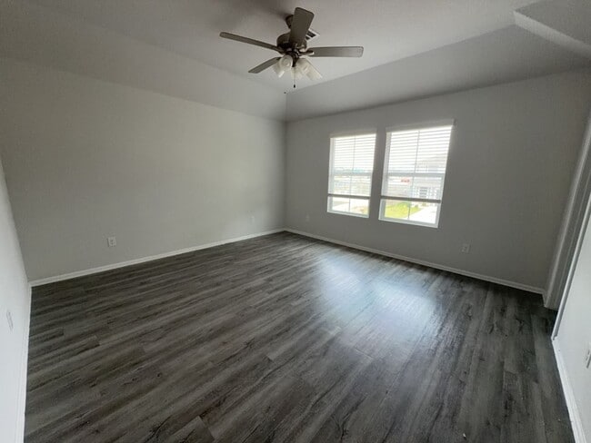 Building Photo - 509 Hines Ave