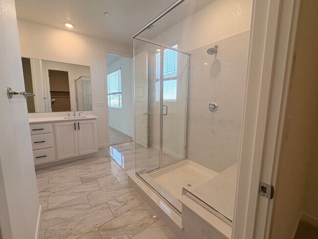 Building Photo - Beautiful 4 Bedroom 3 Full bath House with Solar in Gated Antioch Community