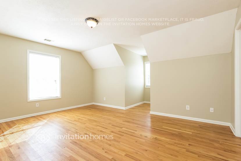 Building Photo - 4420 Elmhurst Ln