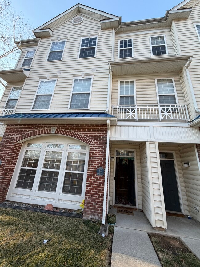 Building Photo - 50 Clover Pl