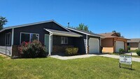 Building Photo - Located in Beautiful Meridian