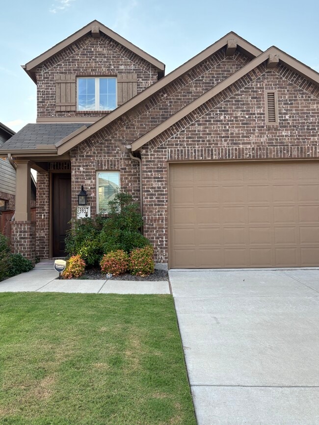 Building Photo - 3937 Chesapeake Ln