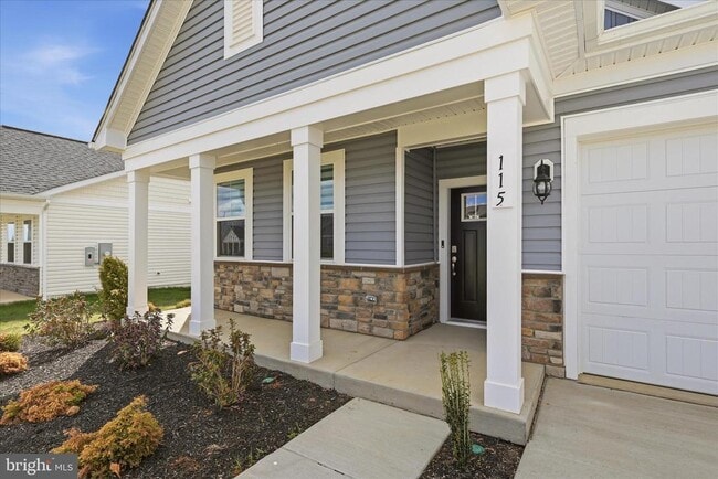 Building Photo - 115 Trellis View Ln