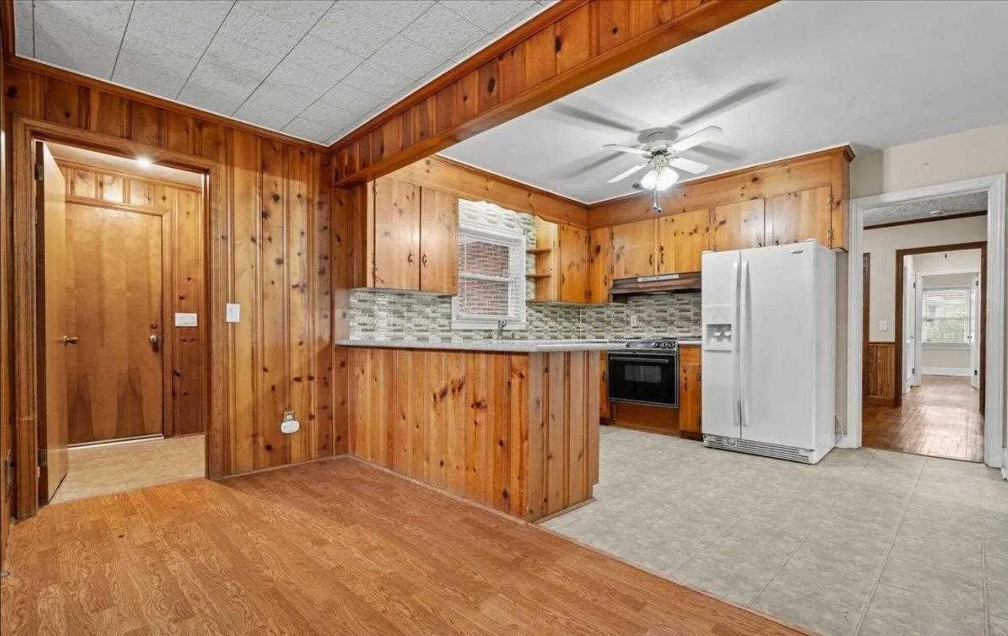 Kitchen Bar - 1202 State Rd S-21-1470