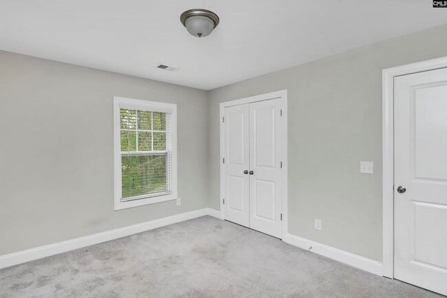 Building Photo - 825 Hidden Point Dr