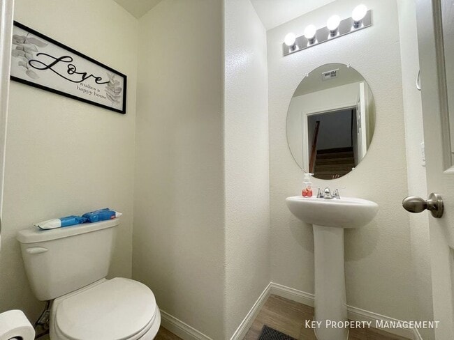 Building Photo - 692 Bamboo Bnd Pl