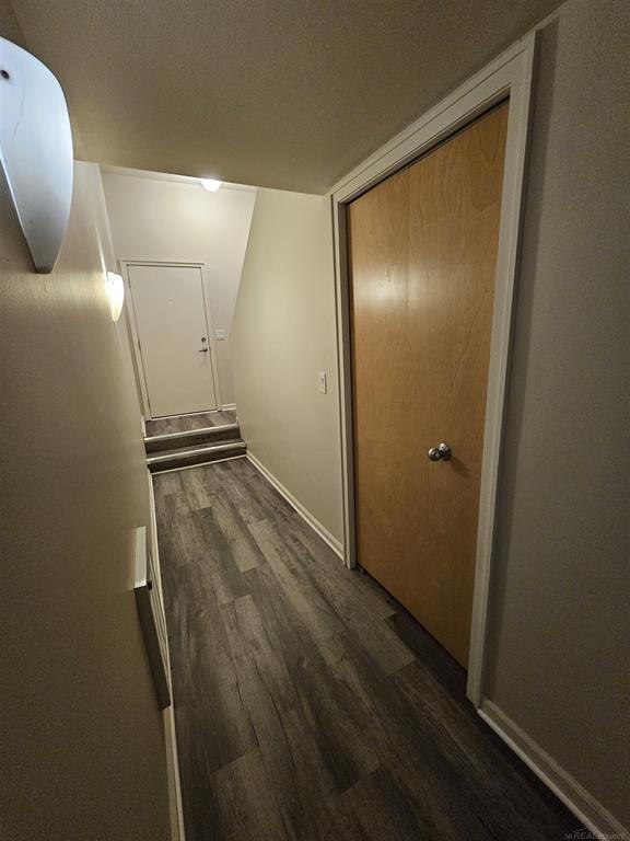 Building Photo - Downtown Mount Clemens Loft 2 Bedroom, 1 Bath Top Floor, Garage. Soaring 20-Foot Ceilings, Dramat...