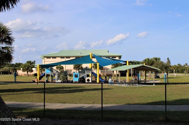 Building Photo - 106 Delvalle St