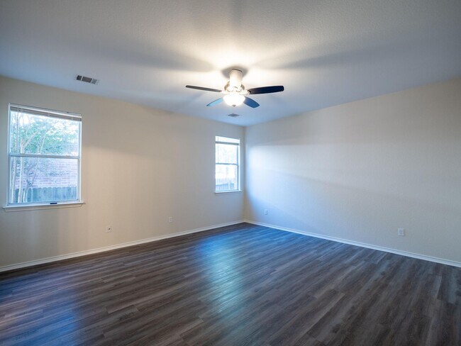 Building Photo - 1710 Lomita Dr