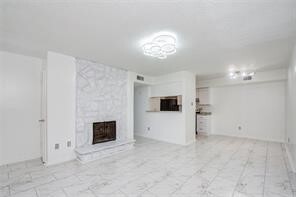 Building Photo - 17331 Red Oak Dr