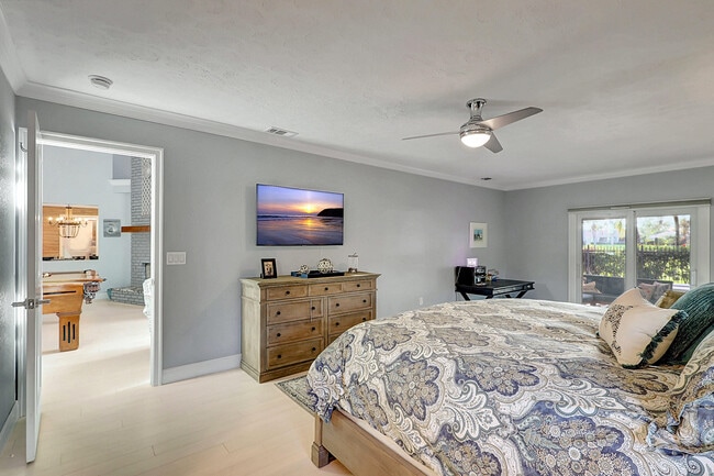 Building Photo - 3271 SE Court Dr