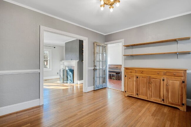 Building Photo - Standout 3-bed, 1.5-bath 1930s Richmond home full of vintage charm