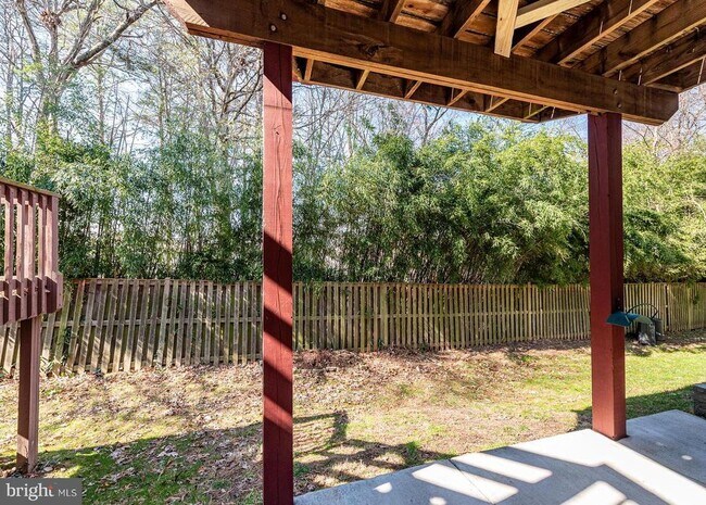 Building Photo - 645 Realm Ct W