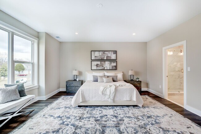 Building Photo - 2211 Farougi Ct