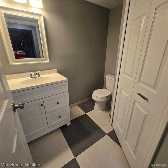 Building Photo - 1643 Campau Farms Cir