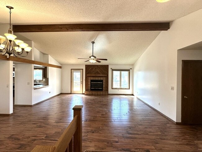 Building Photo - 8541 E Mount Vernon St