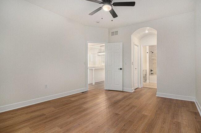 Building Photo - Fully renovated 3 bed/ 2.5 bath duplex in Casle Rock!!