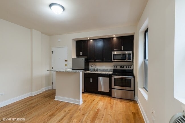 Building Photo - 1430 N Dearborn Pkwy