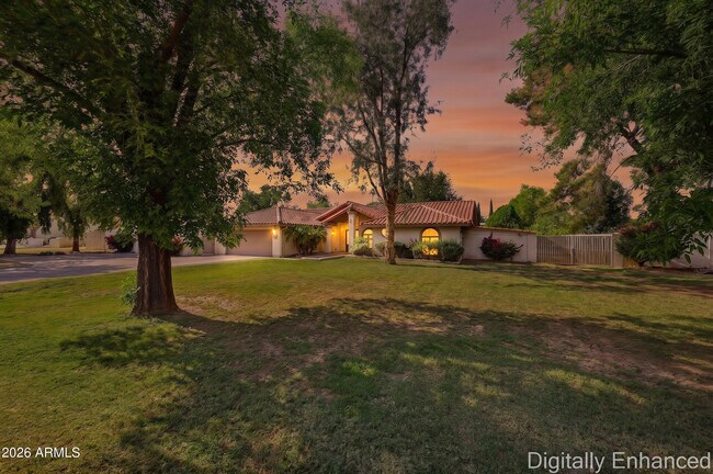 Building Photo - 10432 W Avalon Dr