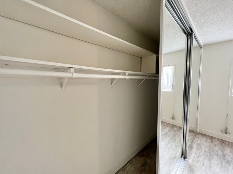 Building Photo - 3746 S Canfield Ave