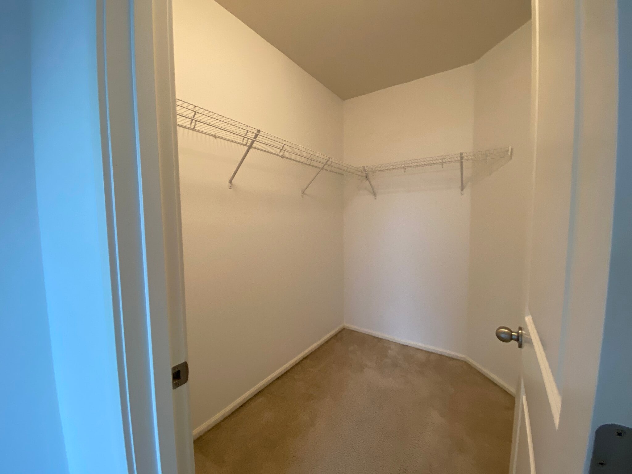 Walk-in Closet Master Room - 15720 Manor Way