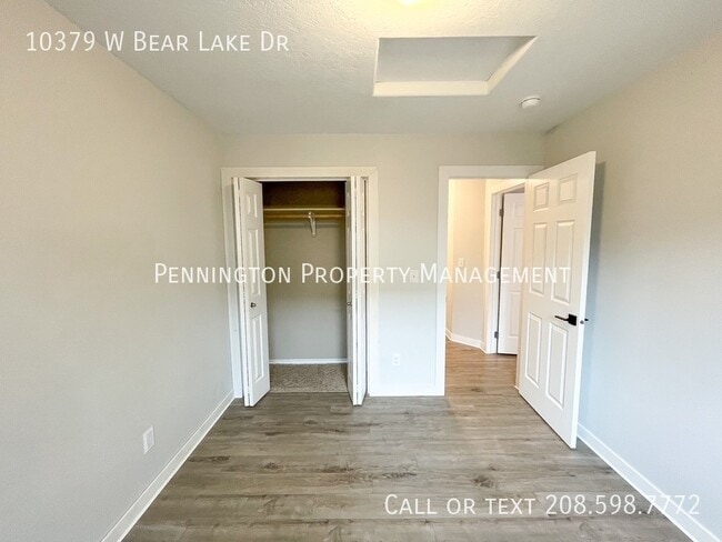 Building Photo - 10379 W Bear Lake Dr