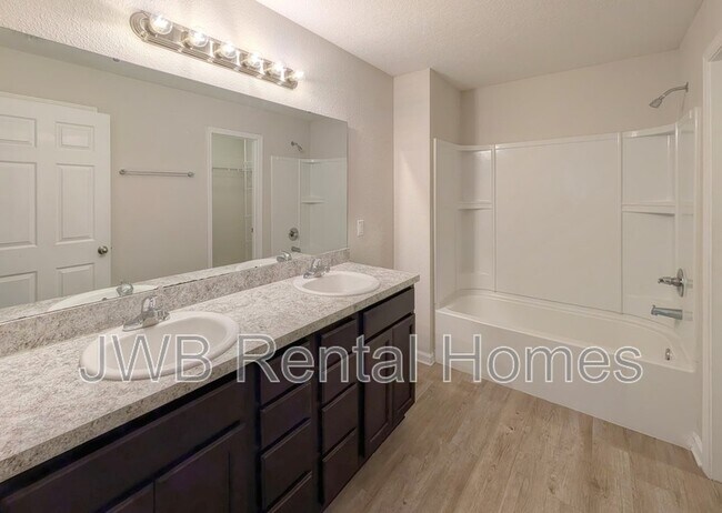 Building Photo - 6437 118th St