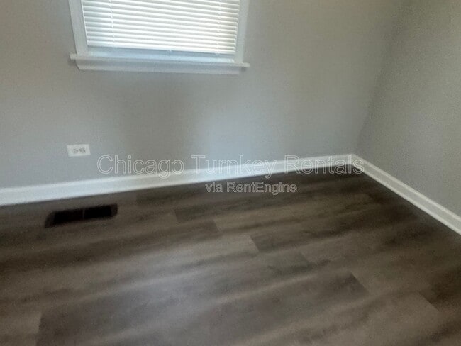 Building Photo - 1542 Shirley Dr