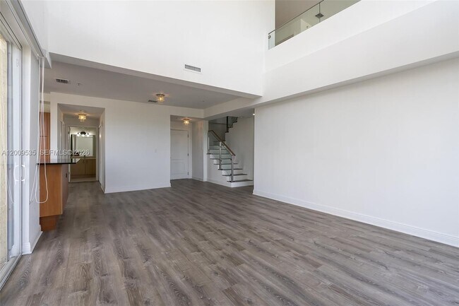 Building Photo - 2400 SW 27th Ave