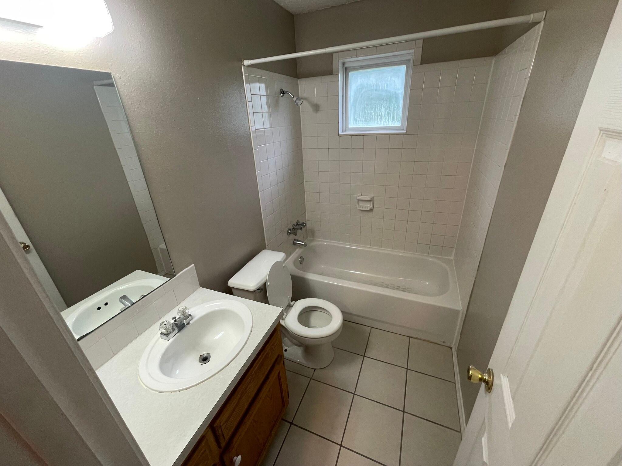 Building Photo - 1409 Bugscuffle Rd