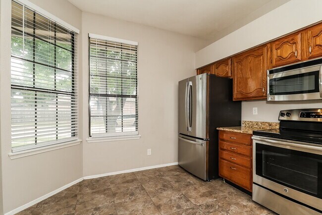 Building Photo - 1439 Colborne Dr