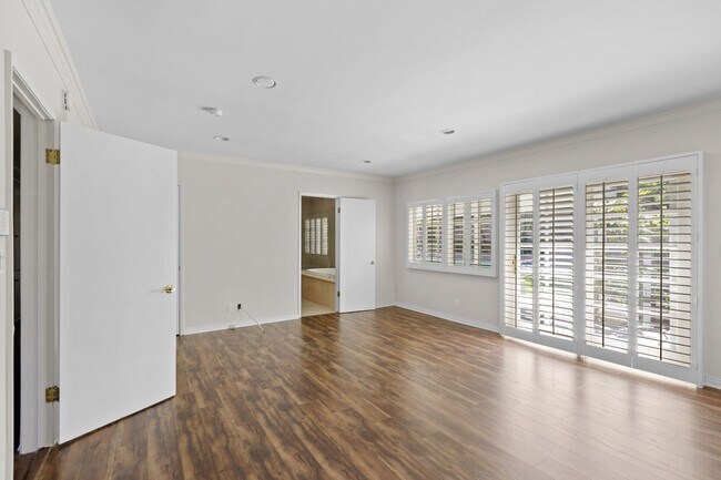 Building Photo - Welcome to this Beautiful Ranch-Style Home...