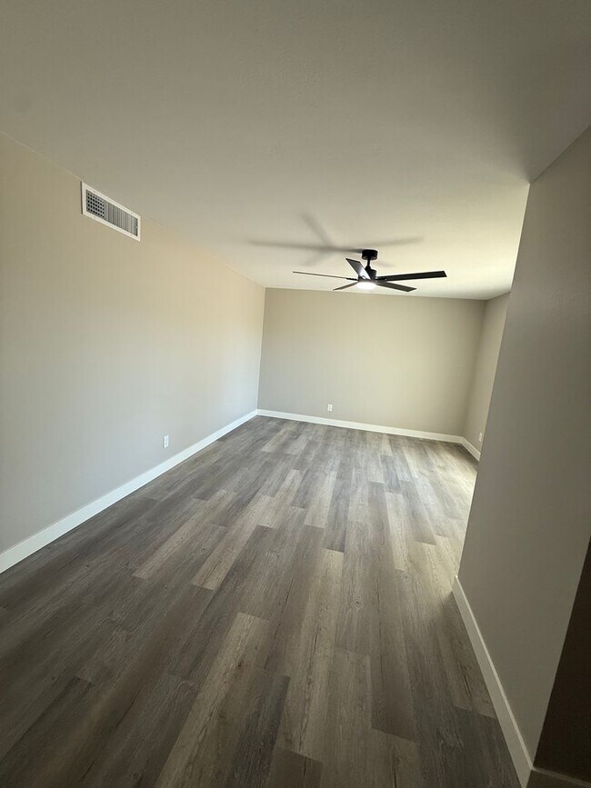 Building Photo - Remodeled 3 Bedroom Home Tempe