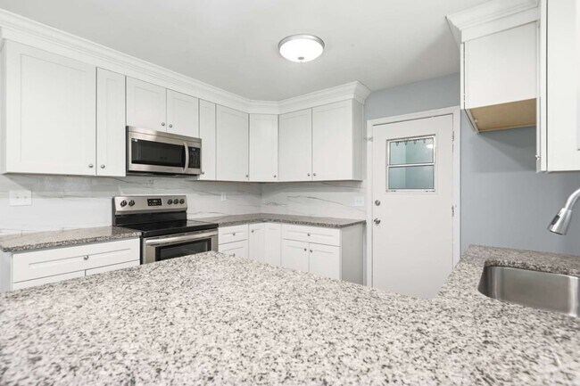 Building Photo - 4421 Jenwood St