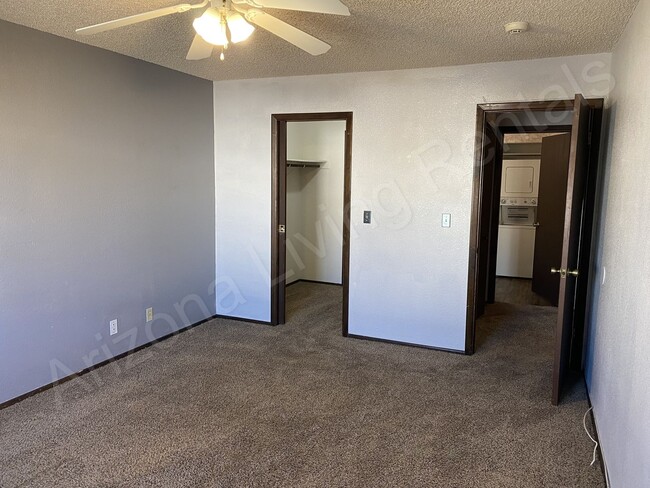 Building Photo - MOVE IN SPECIAL $500 OFF