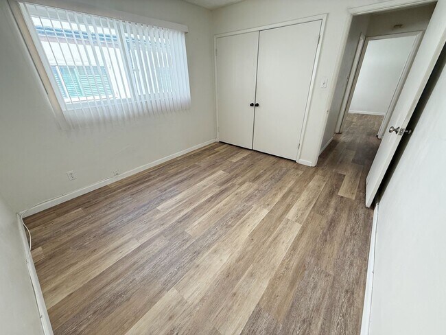 Building Photo - 4348 - 4352 1/2 McClintock St