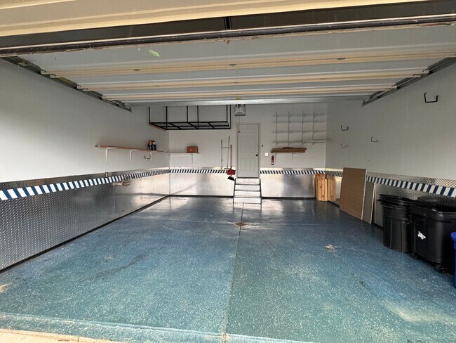 Building Photo - Entertainers Dream - Beautifully maintained 3 Bedroom Townhouse in Haymaker Pointe