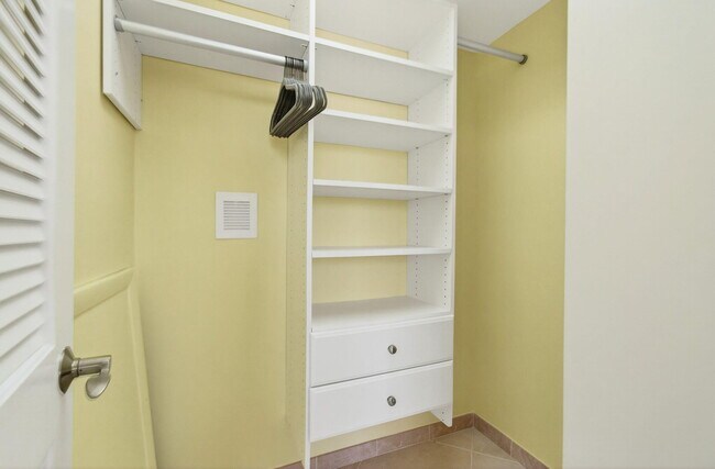 Building Photo - 4511 S Ocean Blvd