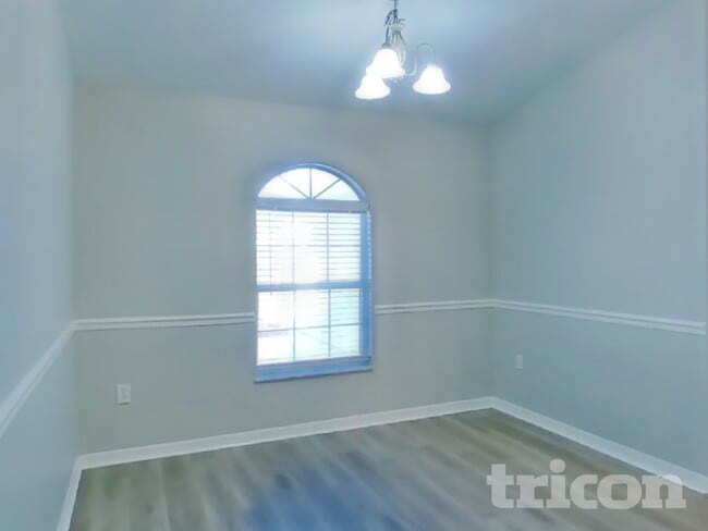 Building Photo - 2342 Sweetwater Blvd